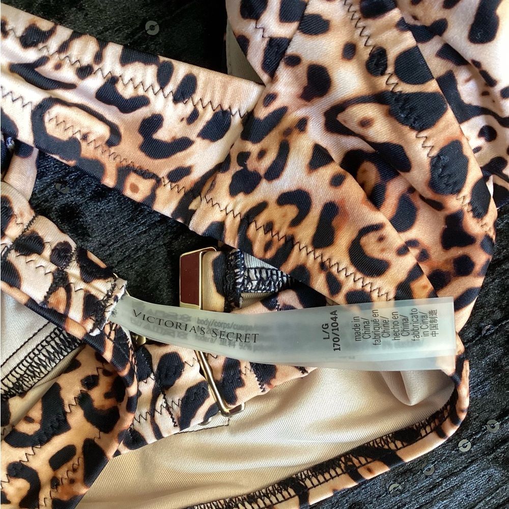 Victoria's Secret Leopard Print Bikini Top L - Picture 8 of 8